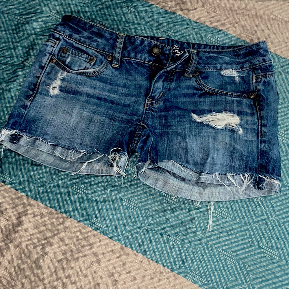 American eagle blue Jean shorts light wash  for women size 2